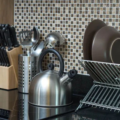 Menaje y utensilios de cocina de un piso turístico